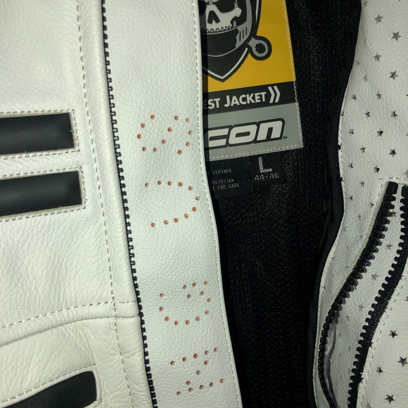 Icon Crest Jacket , Genuine Leather lining, 100% Polyester. New with tags. - Picture 4 of 11